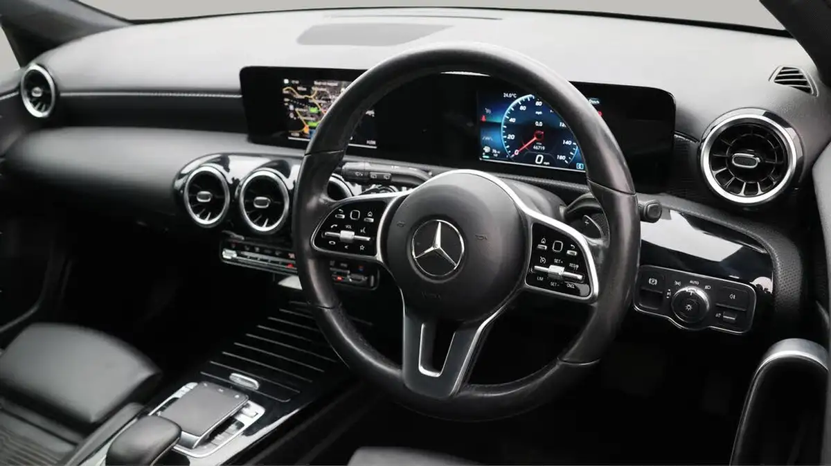 2019-mercedes-benz-a-class-15d-a180d-sport-hatchback-5d-7g-dct-big-9