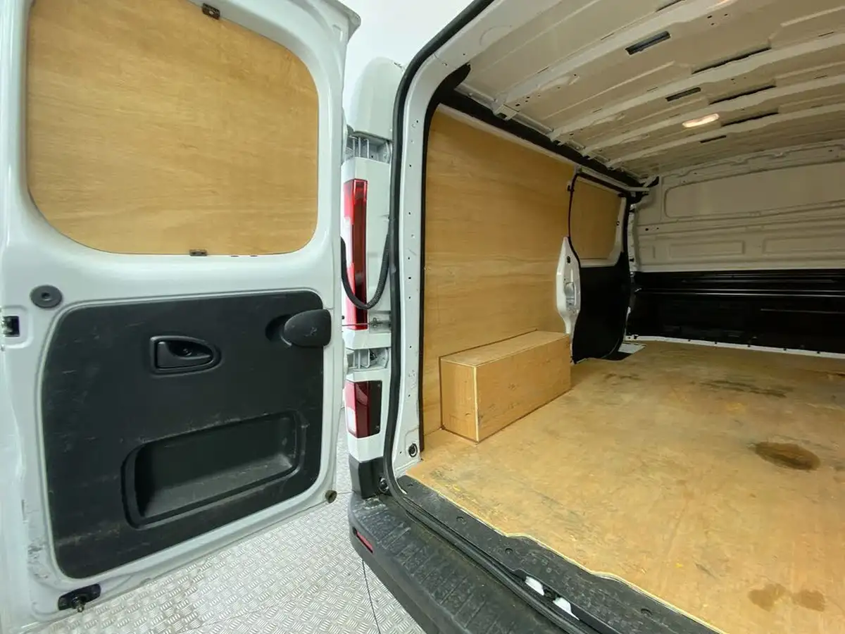 2023-renault-trafic-20dci-ll30-130-business-panel-big-25