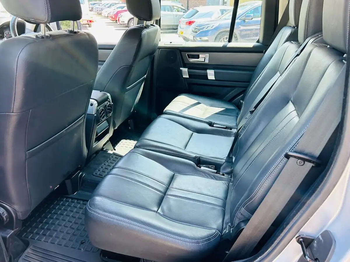 2016-land-rover-discovery-4-30-sd-v6-graphite-big-12