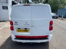 2017-toyota-proace-16d-comfort-compact-small-4