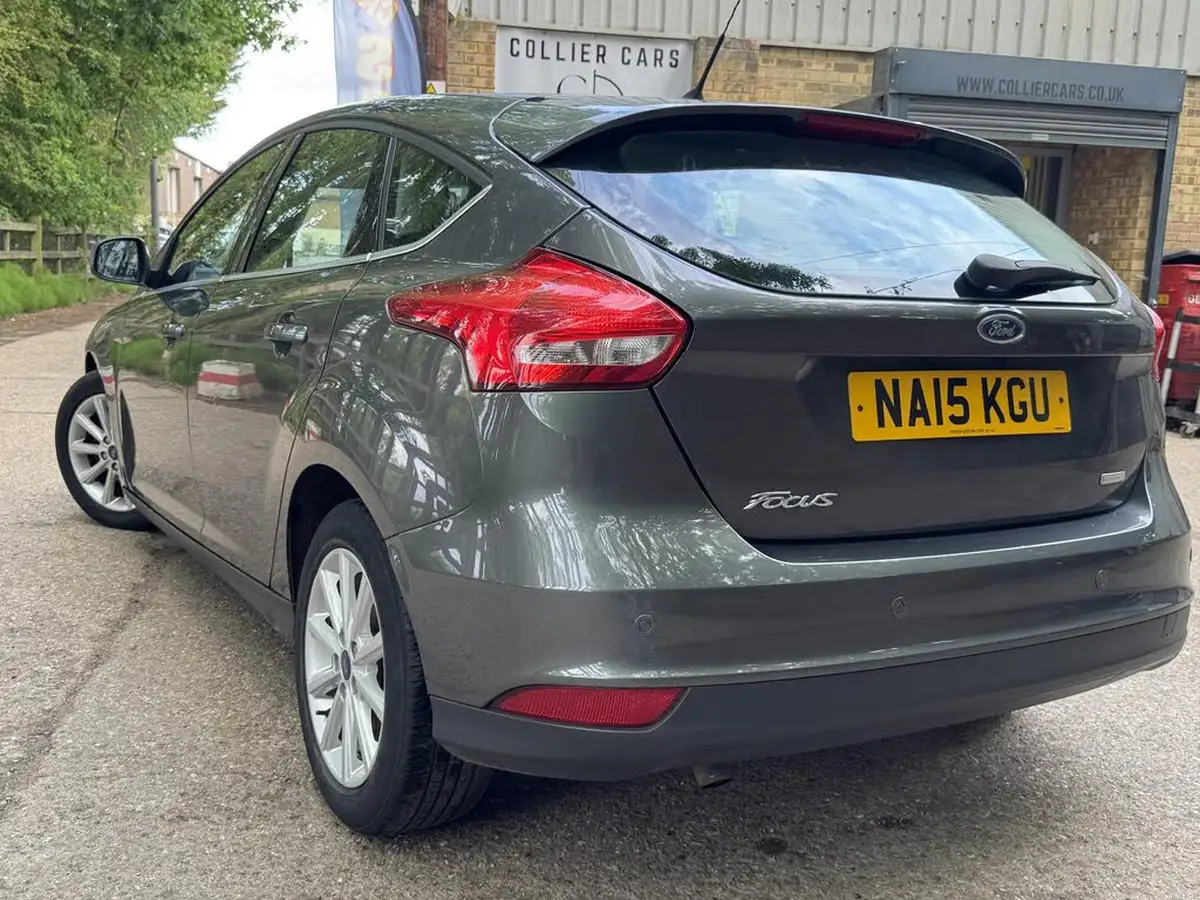 2015-ford-focus-10-titanium-t-125ps-hatchback-big-26