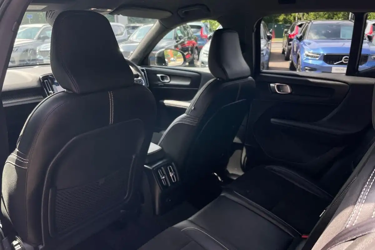 2021-volvo-xc40-15-t5-r-design-pro-258bhp-big-29