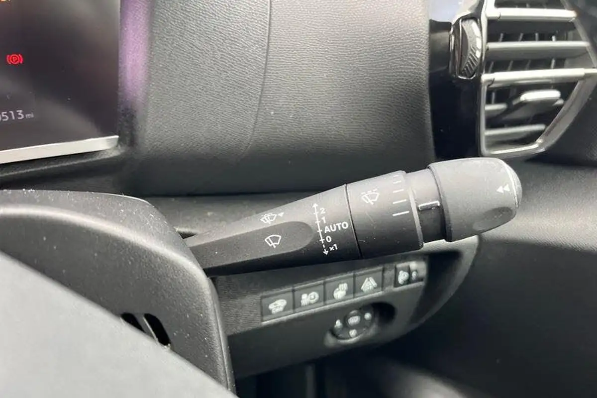 2022-citroen-c4-e-shine-plus-big-14