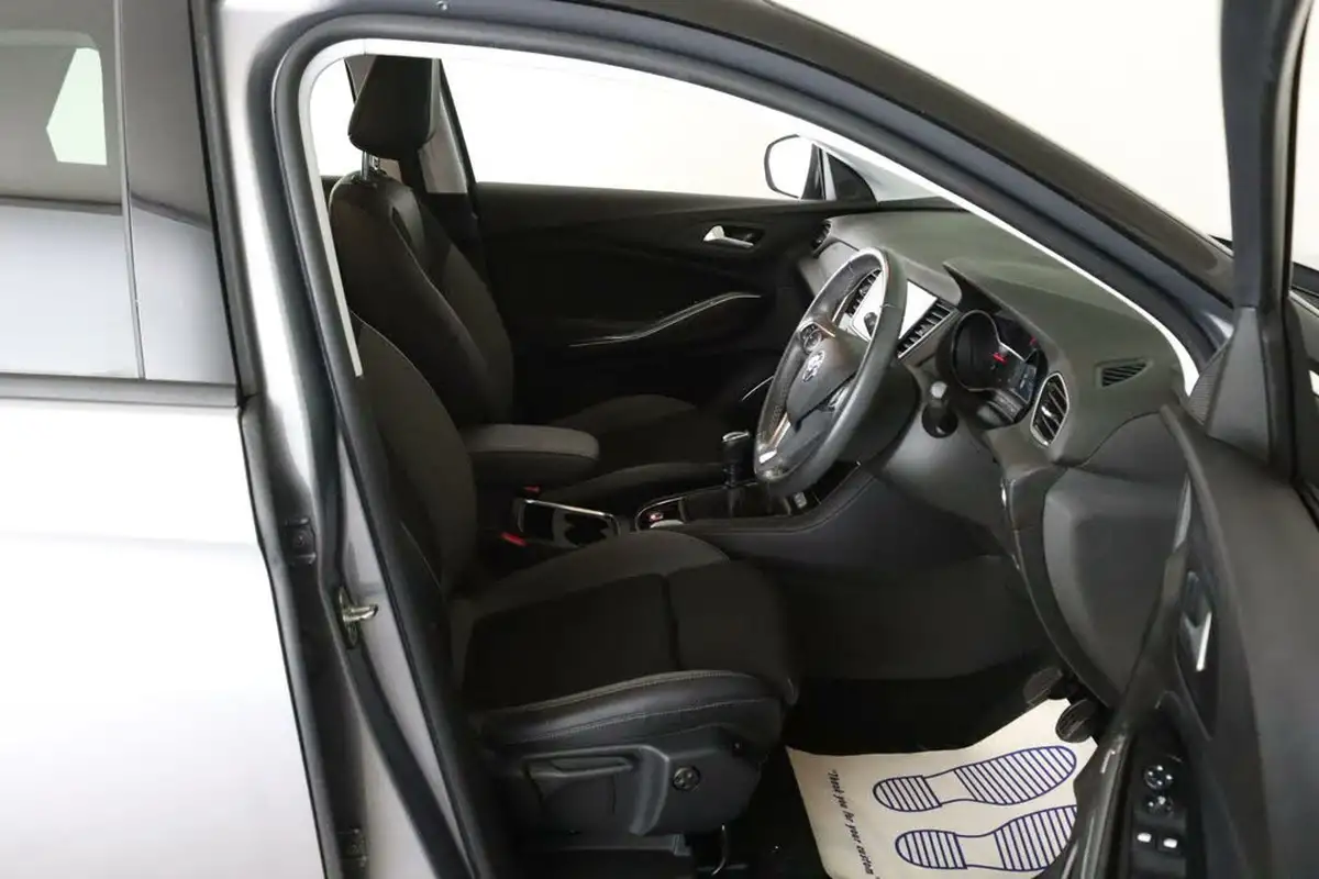 2021-vauxhall-grandland-x-12-griffin-big-17