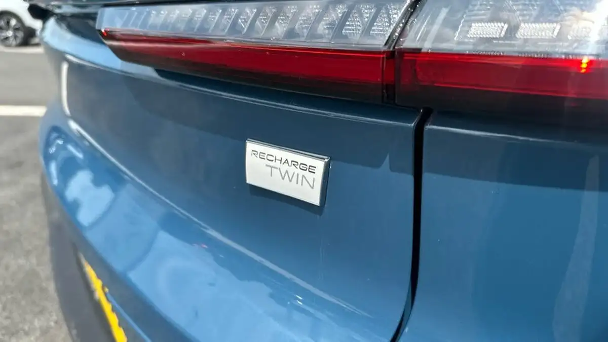 2022-volvo-c40-e-twin-recharge-pro-big-21