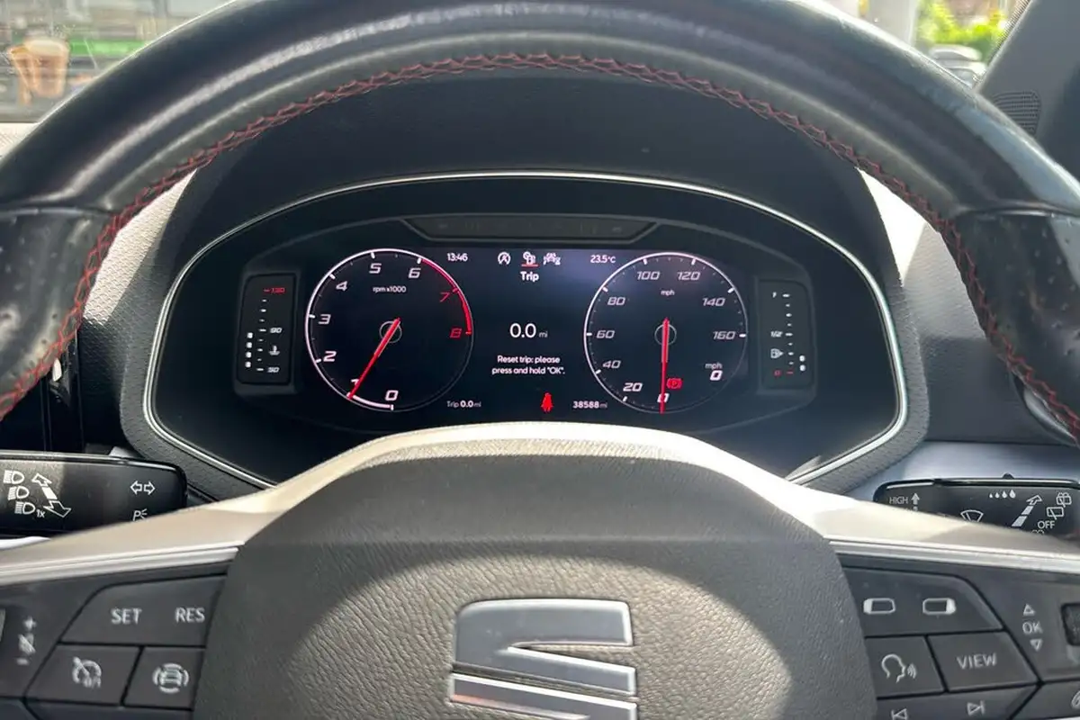 2022-seat-arona-10-tsi-fr-sport-big-18