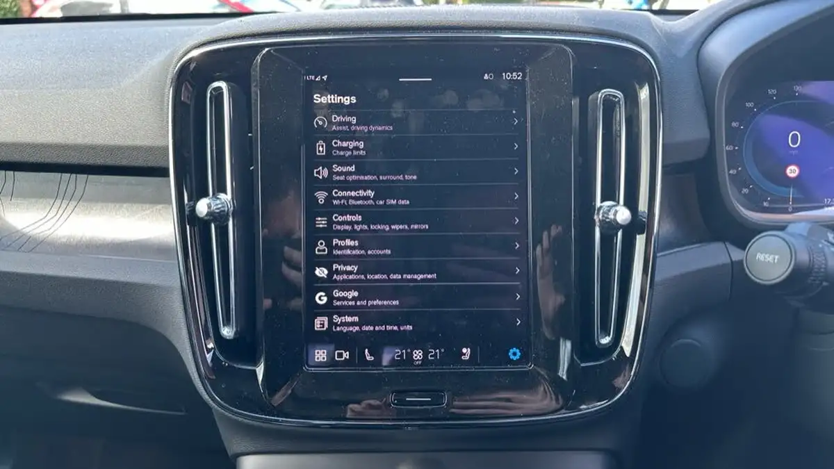 2025-volvo-ex40-e-ultra-black-edition-big-15