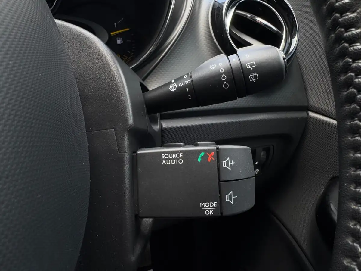 2015-renault-captur-09-dynamique-nav-big-42