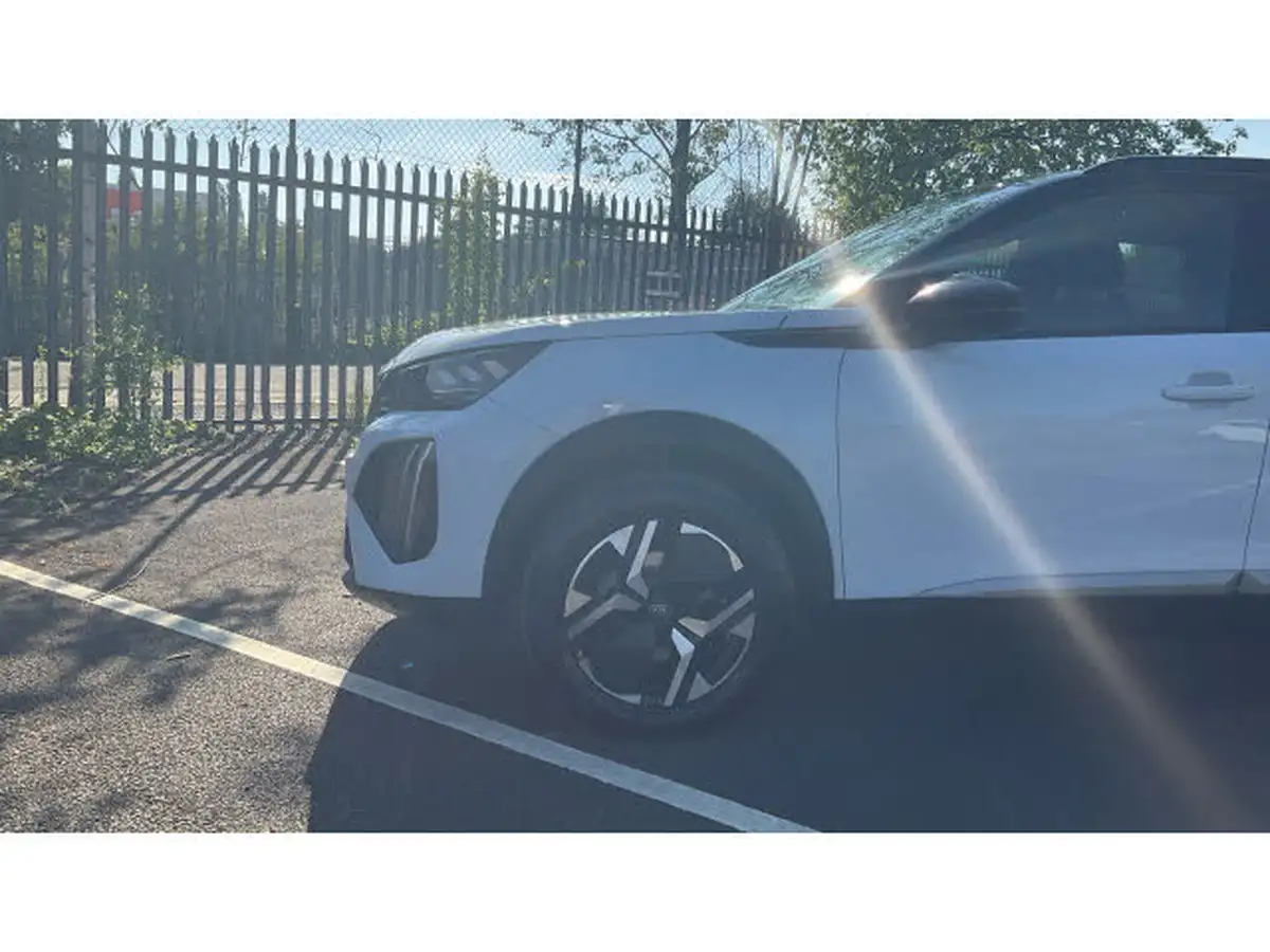2024-peugeot-2008-suv-12-puretech-gt-130ps-eat8-big-25