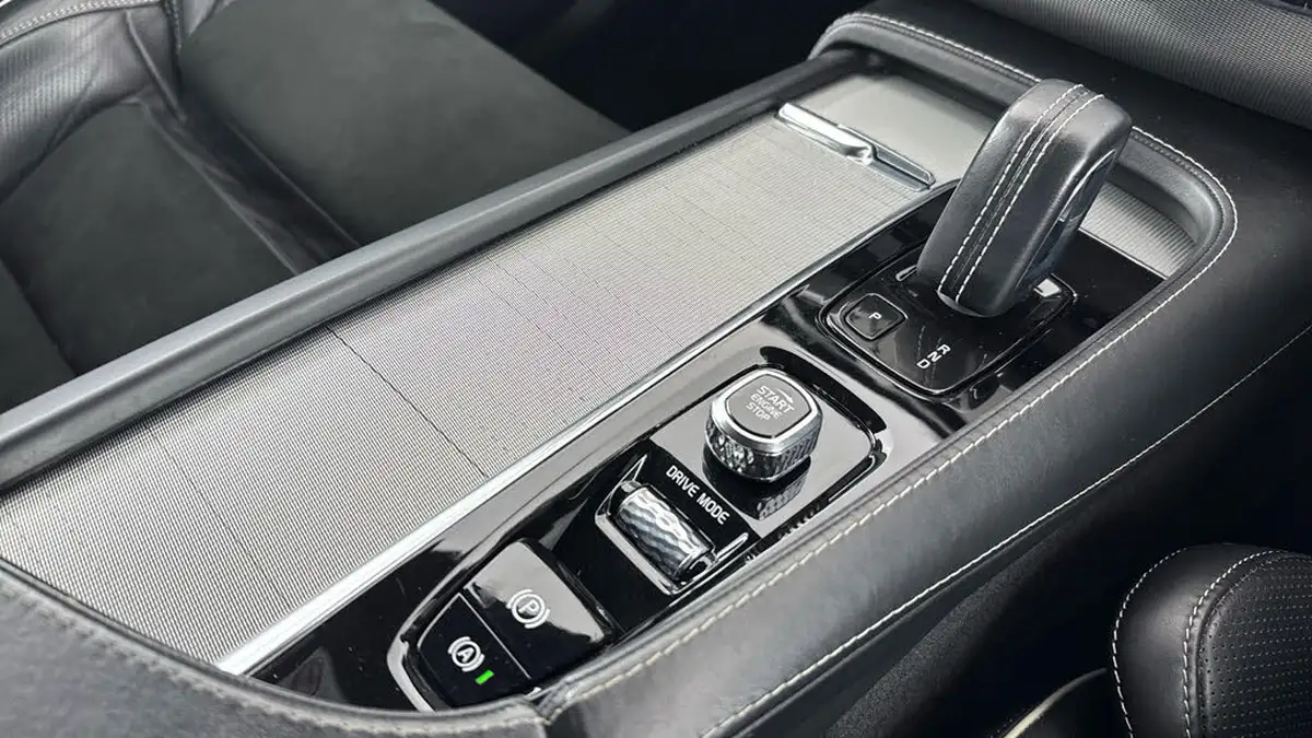 2020-volvo-xc90-20-t8-r-design-plug-in-hybrid-big-15