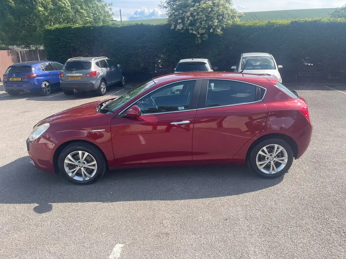 2011-alfa-romeo-giulietta-14-lusso-tb-multiair-170bhp-big-29