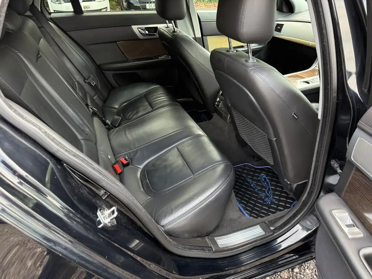 2013-jaguar-xf-22td-premium-luxury-200ps-ss-sportbrake-5d-auto-big-17