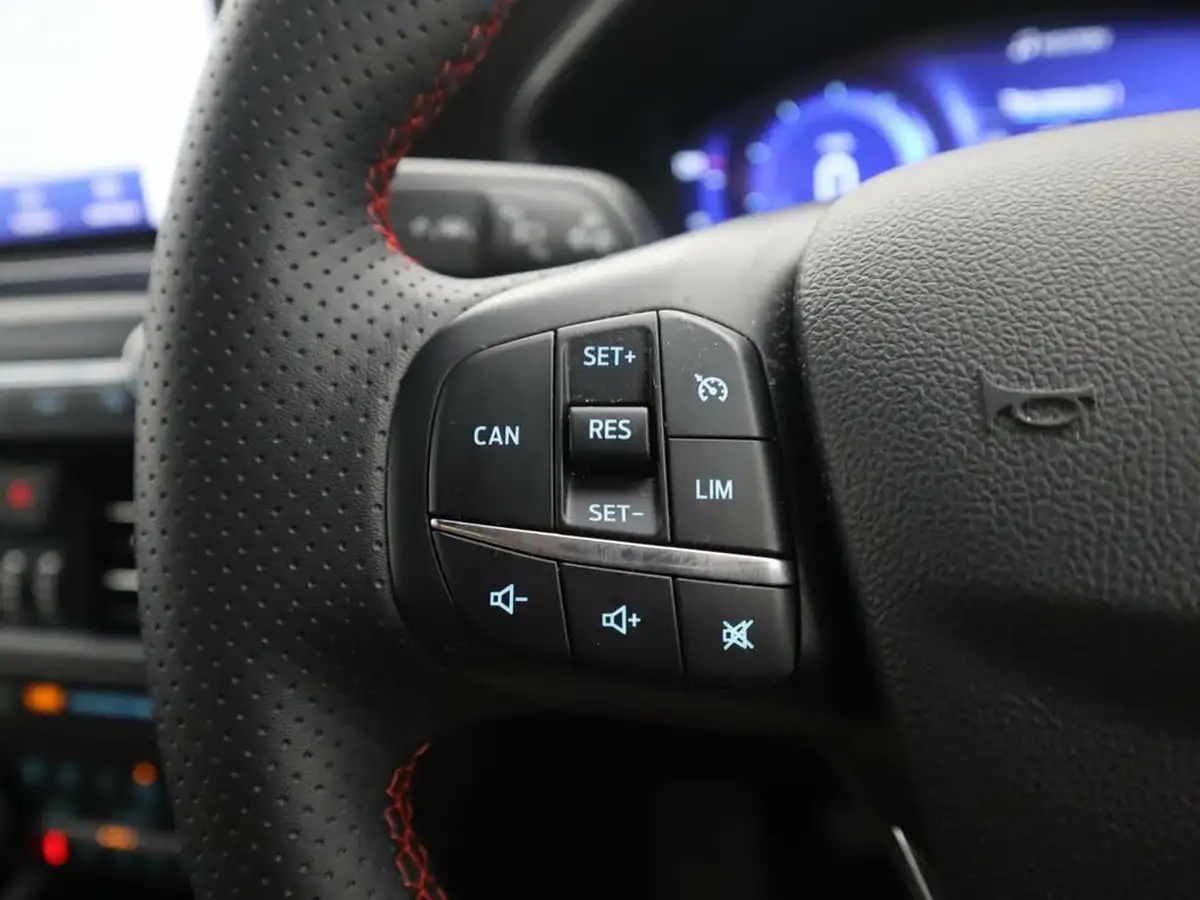 2020-ford-focus-15-st-line-x-hatchback-big-24