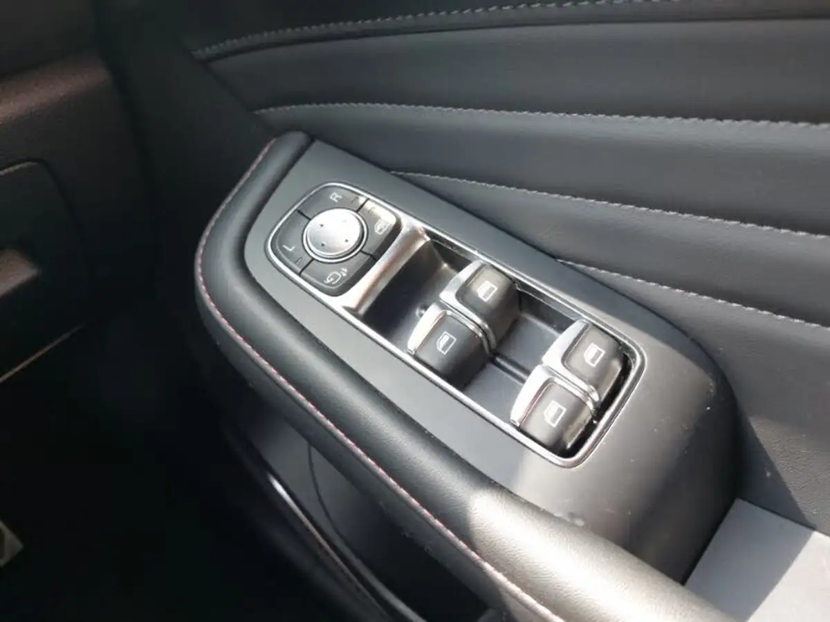 2024-mg-hs-15t-gdi-trophy-258ps-plug-in-hybrid-1490cc-auto-big-18