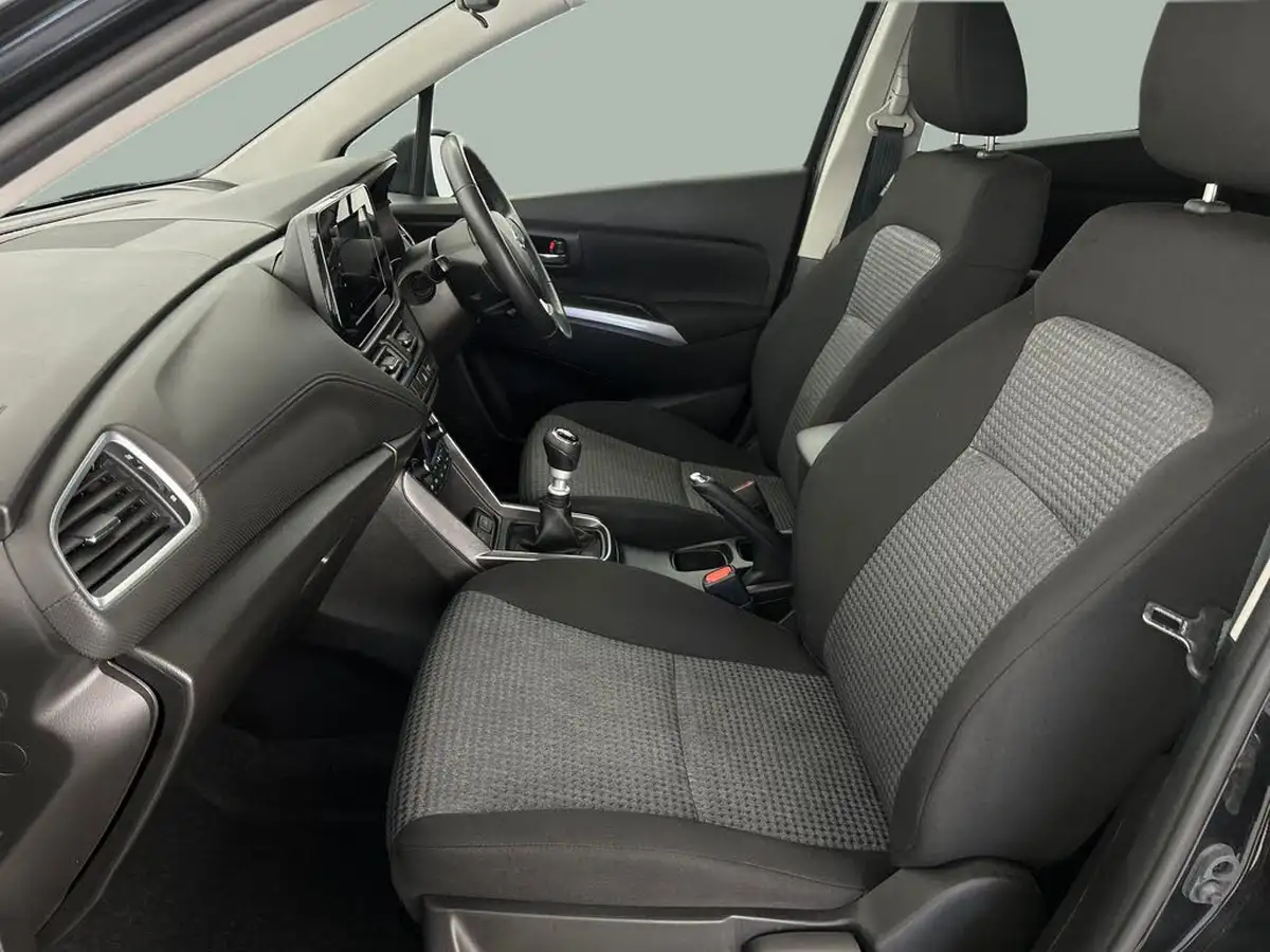2023-suzuki-s-cross-14-boosterjet-motion-big-16