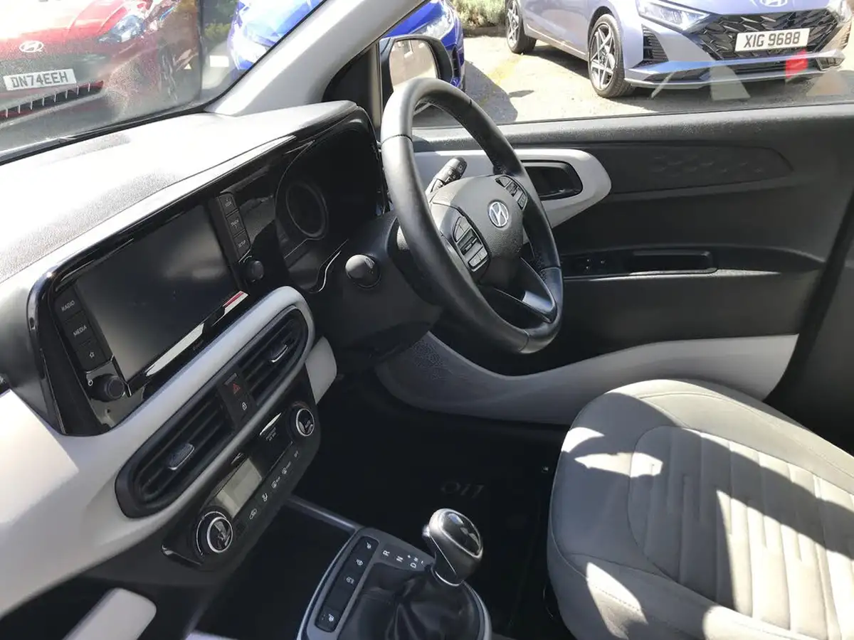 2022-hyundai-i10-10-premium-auto-big-4