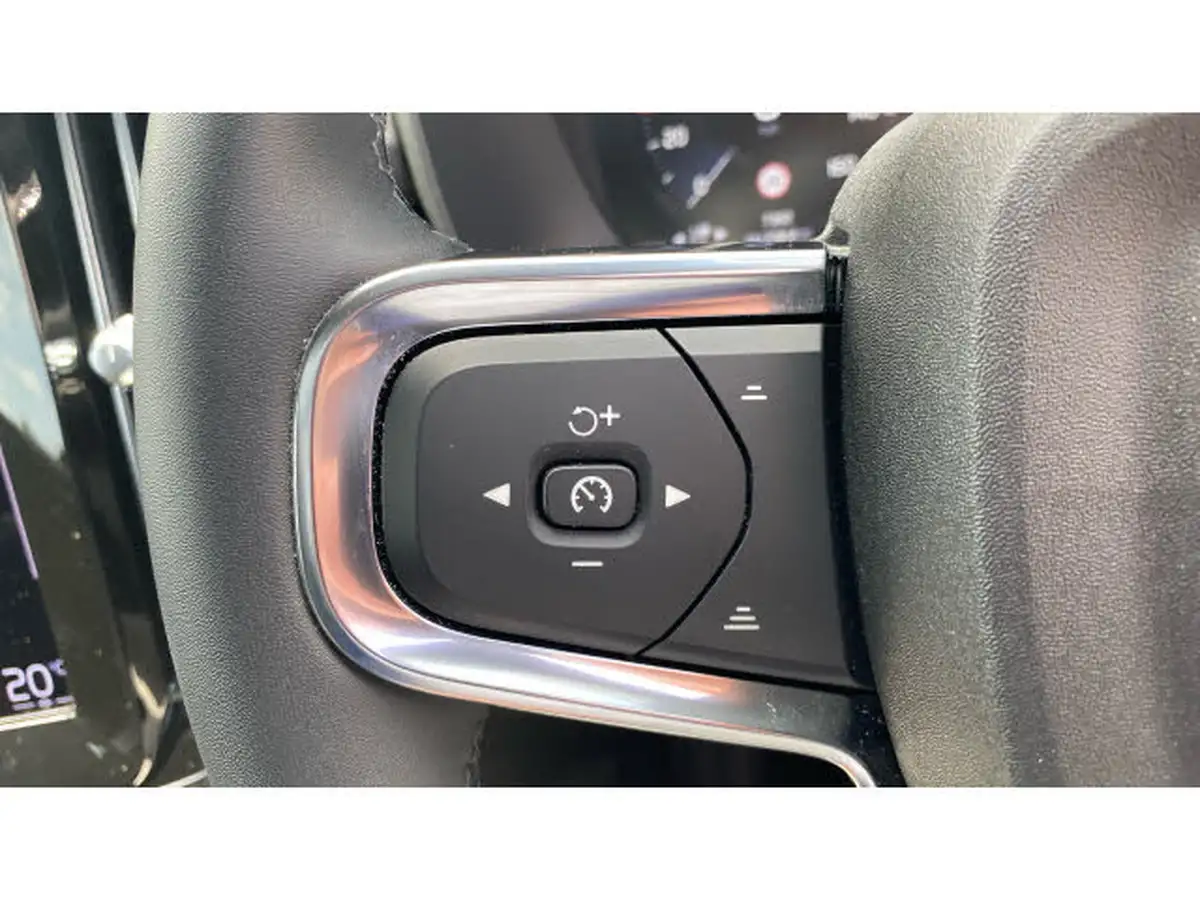 2023-volvo-xc40-15-t5-ultimate-bright-big-17