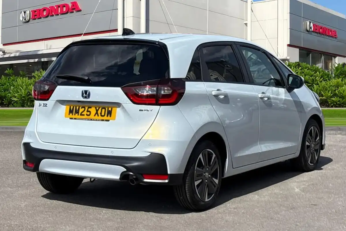 2025-honda-jazz-15-i-mmd-advance-big-7
