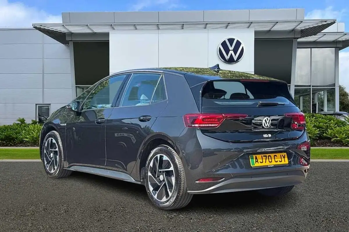2020-volkswagen-id3-e-life-big-2