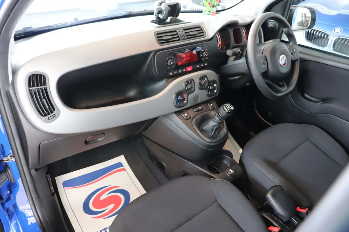 2020-fiat-panda-12-waze-big-31
