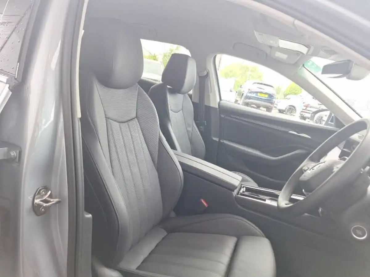 2024-skoda-superb-20tdi-se-l-150ps-scr-estate-dsg-big-12