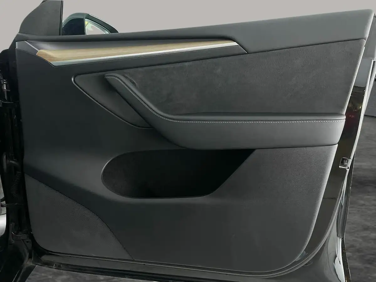 2023-tesla-model-y-e-rwd-big-48