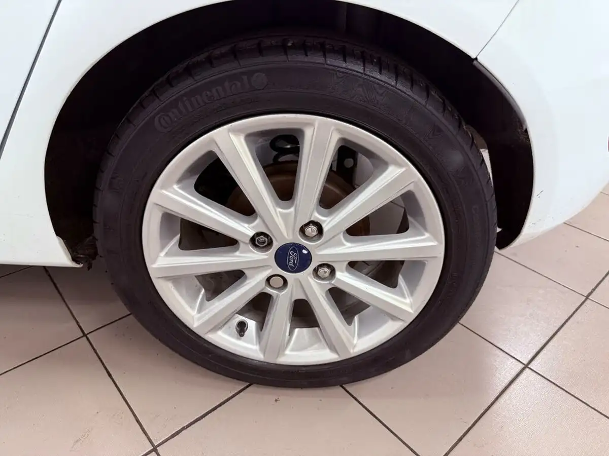 2015-ford-fiesta-10t-titanium-100ps-ecoboost-ss-5d-big-21