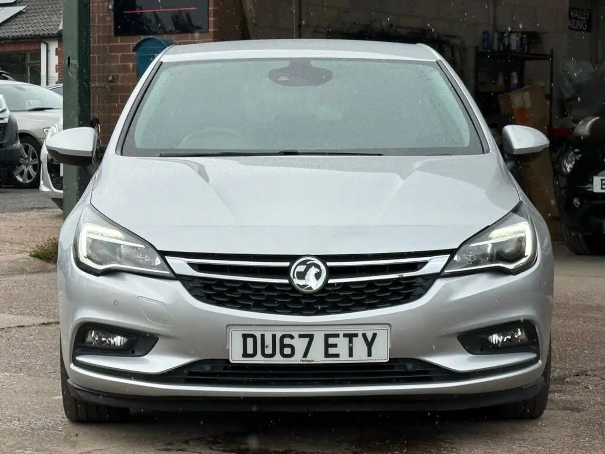 2017-vauxhall-astra-14i-16v-turbo-sri-150ps-hatchback-big-1