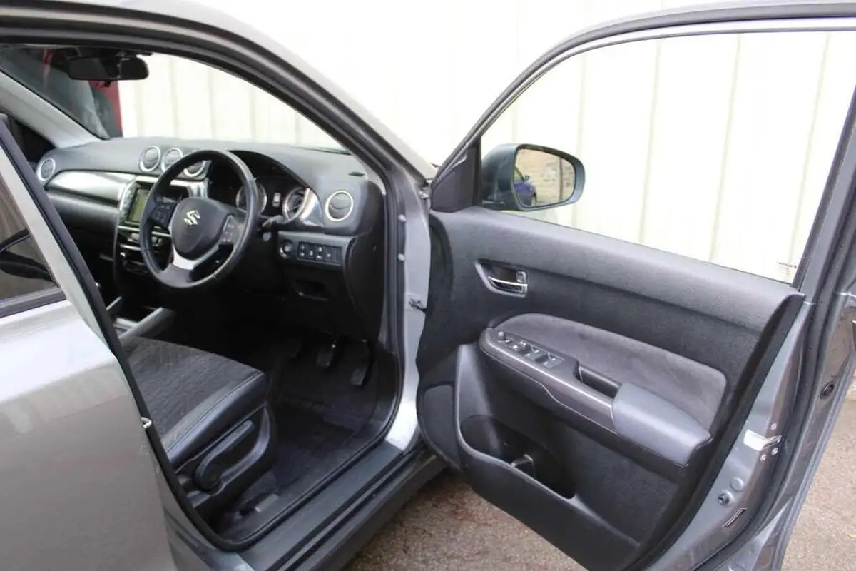 2022-suzuki-vitara-14-boosterjet-sz5-big-10