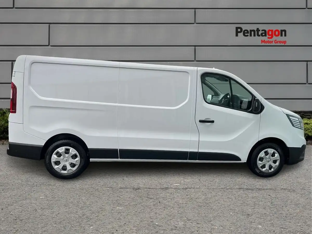 2025-renault-trafic-20dci-ll30-130-advance-panel-big-10