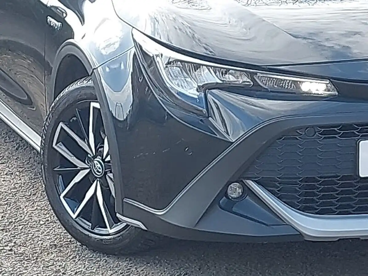 2021-toyota-corolla-18-vvt-i-trek-big-8
