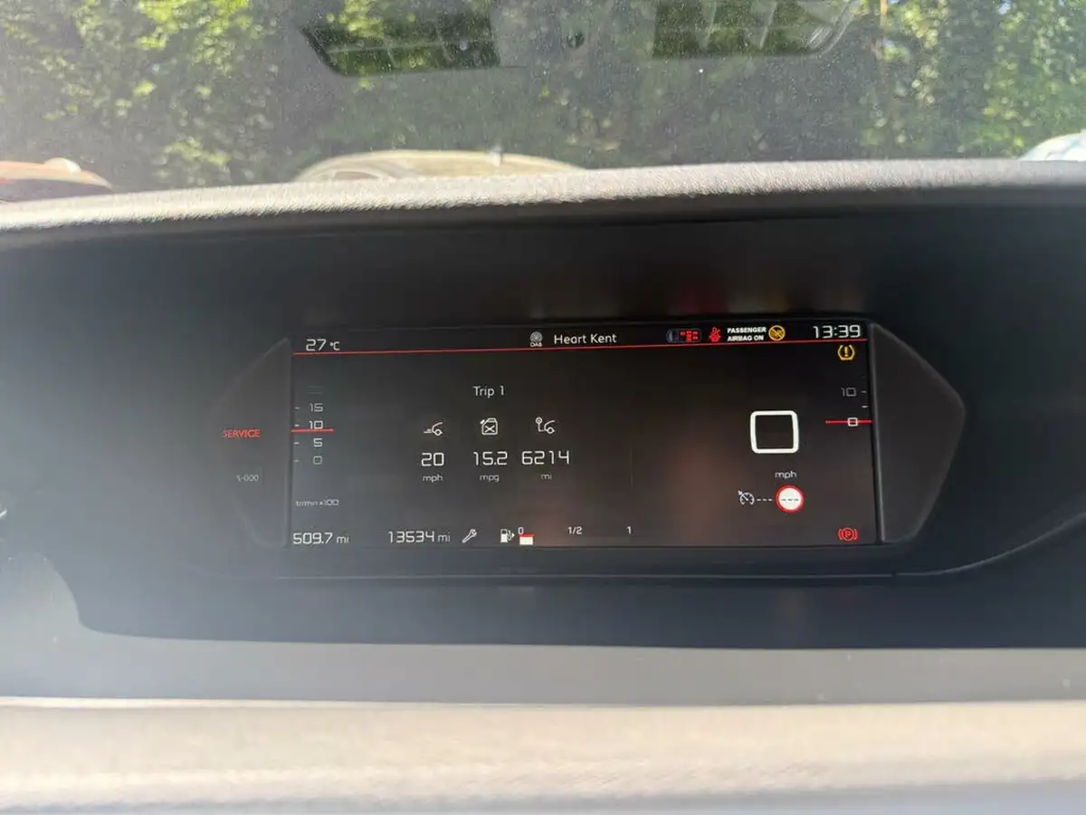 2022-citroen-grand-c4-spacetourer-12-puretech-sense-eat8-big-17