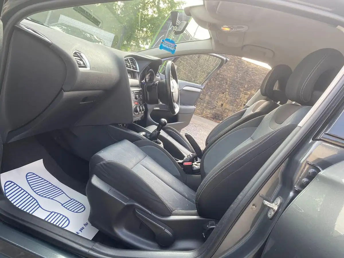 2013-citroen-c4-16-vtr-big-11