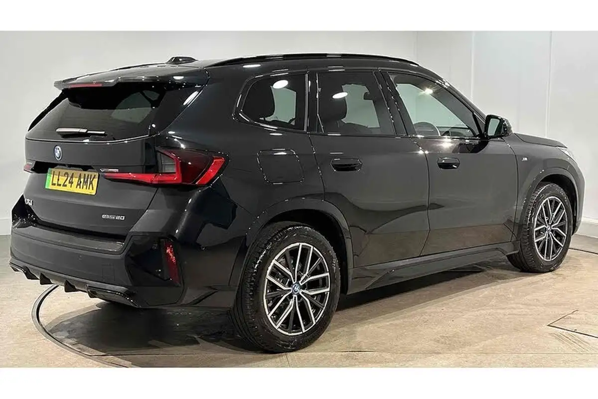 2024-bmw-ix1-e-edrive20-m-sport-big-8