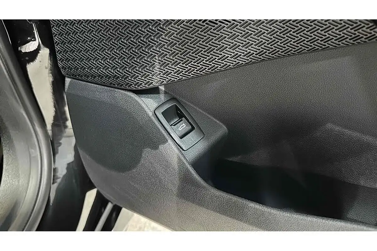 2024-bmw-ix1-e-edrive20-m-sport-big-32