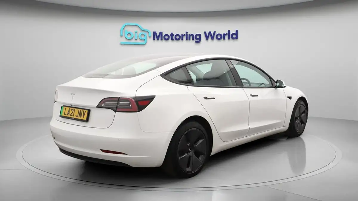 2021-tesla-model-3-e-standard-plus-big-7