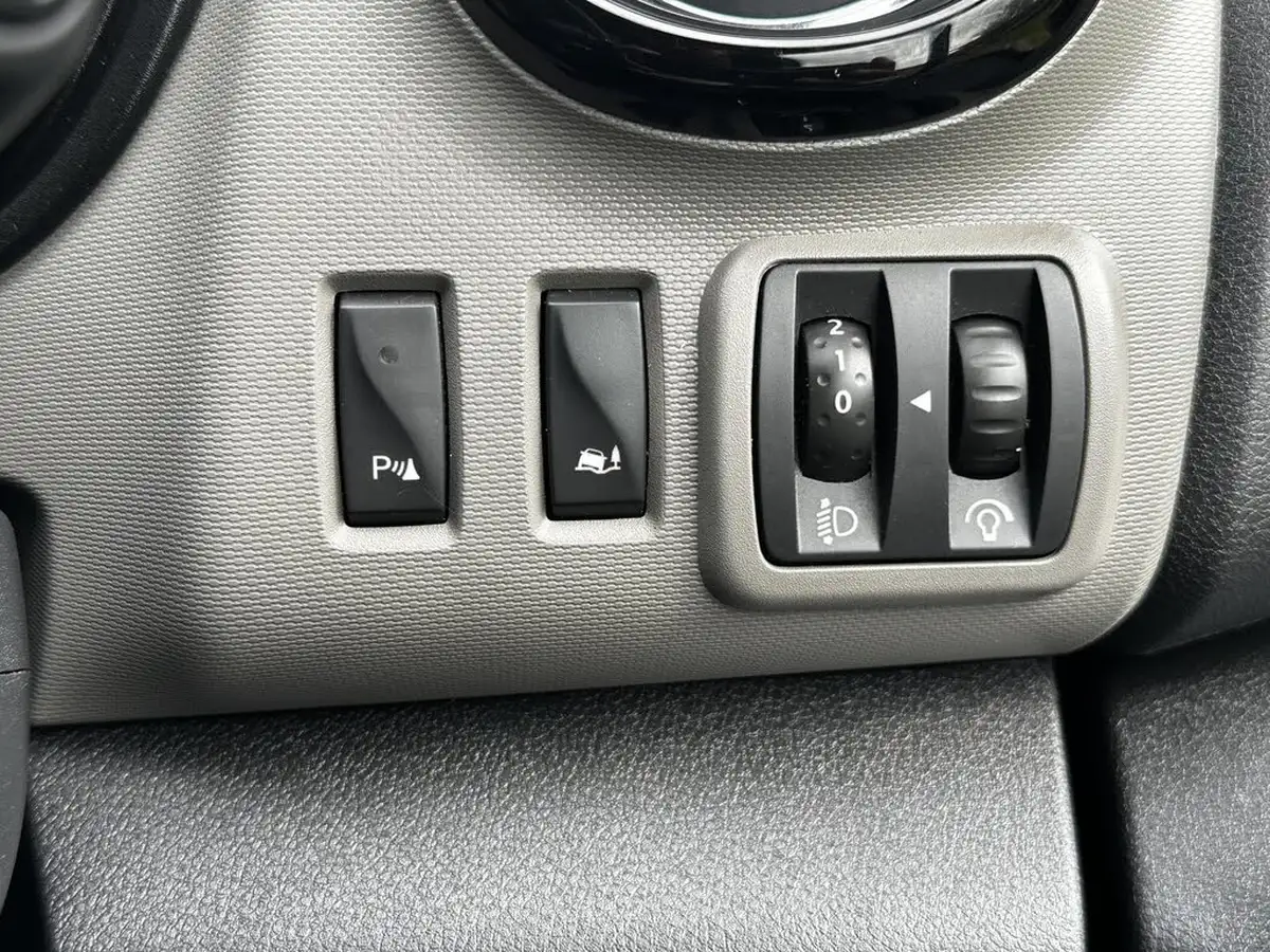 2017-renault-trafic-16dci-sl27-125-formula-edition-big-43