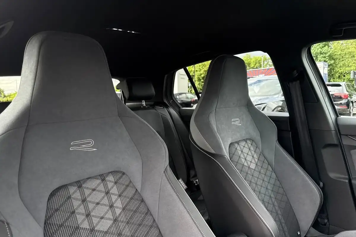 2024-volkswagen-golf-15-tsi-r-line-150ps-evo-hatchback-big-20
