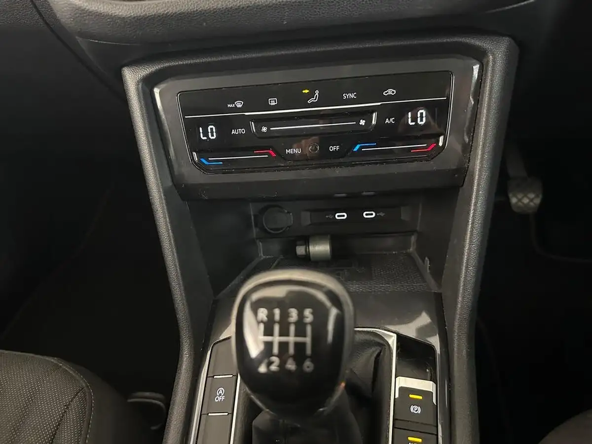 2022-volkswagen-tiguan-allspace-15-tsi-life-big-13