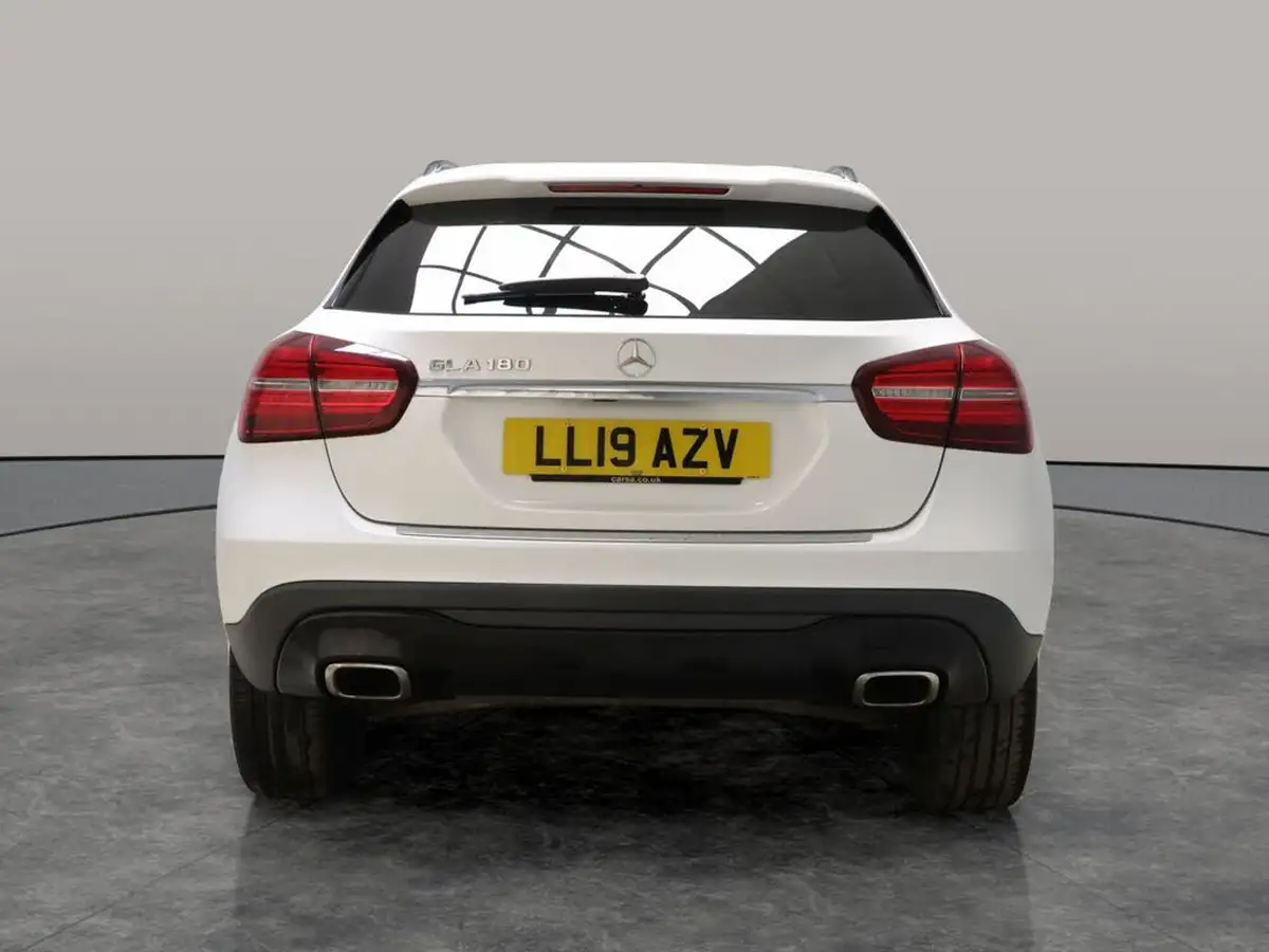 2019-mercedes-benz-gla-class-16-gla-180-urban-edition-ss-big-11