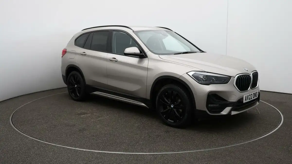 2022-bmw-x1-20td-sdrive18d-sport-big-45