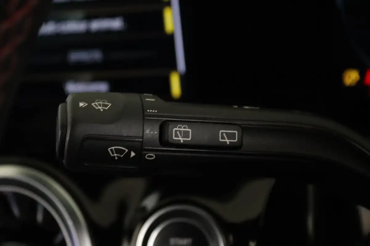 2021-mercedes-benz-b-class-13-b200-amg-line-premium-big-25