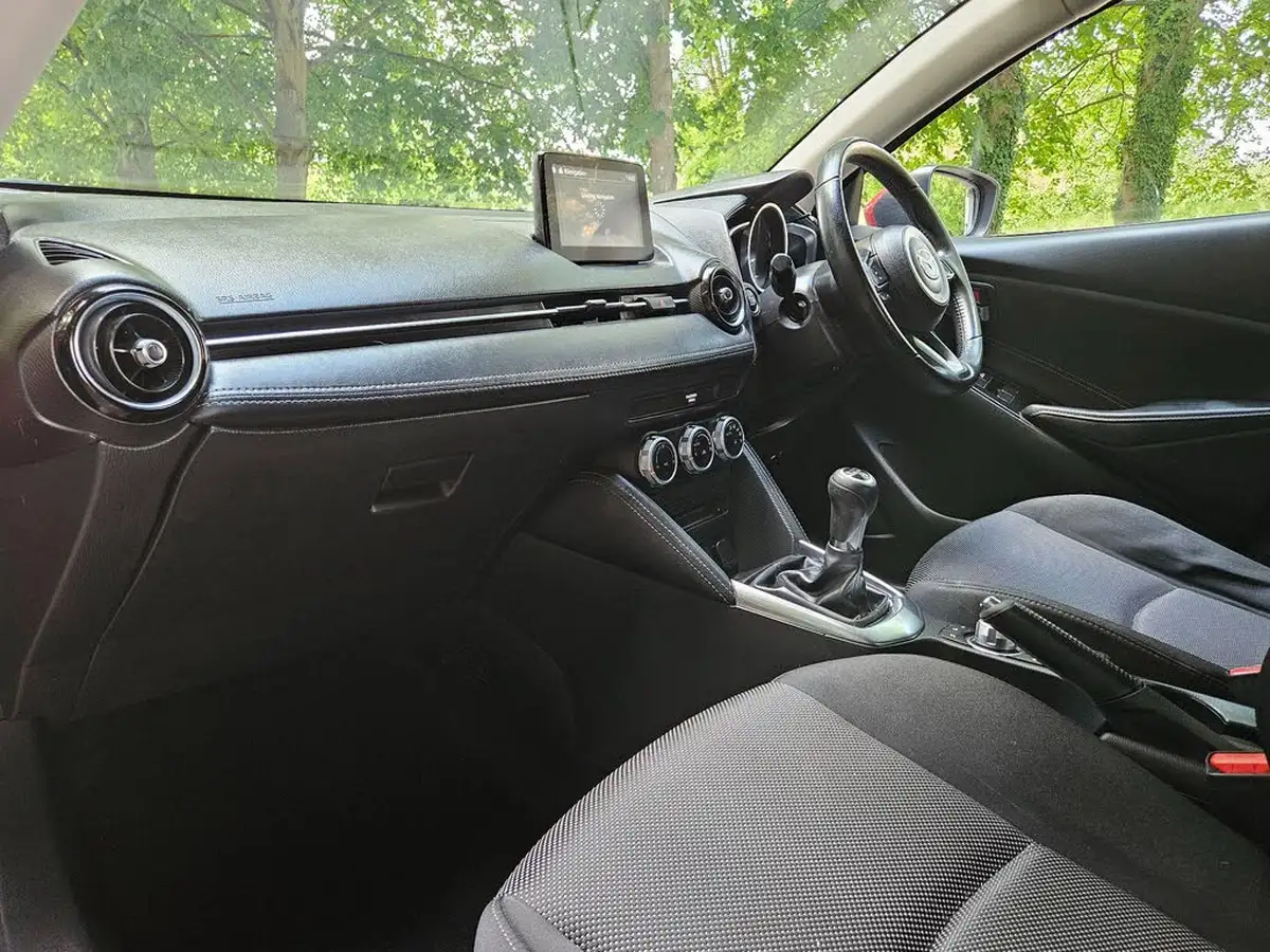 2018-mazda-mazda2-15-sport-nav-big-52