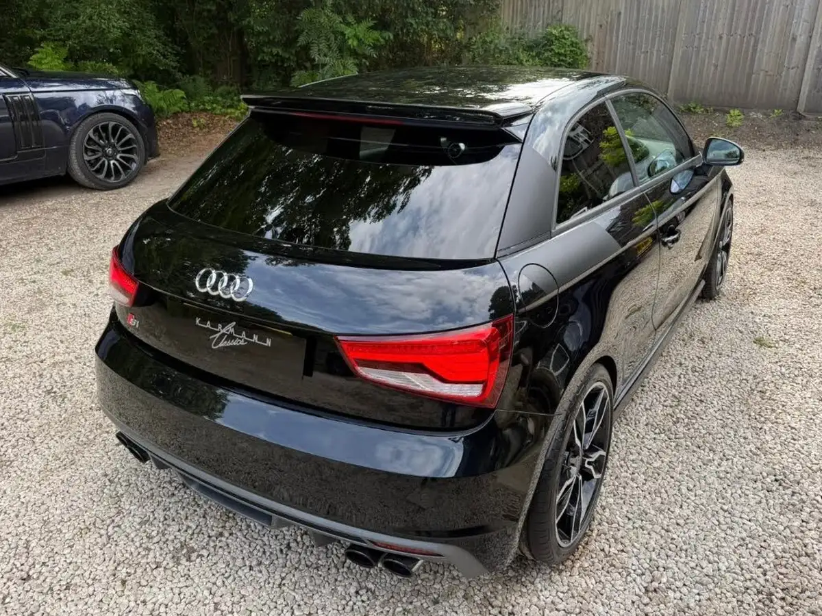 2015-audi-a1-20-s1-hatchback-3d-big-6