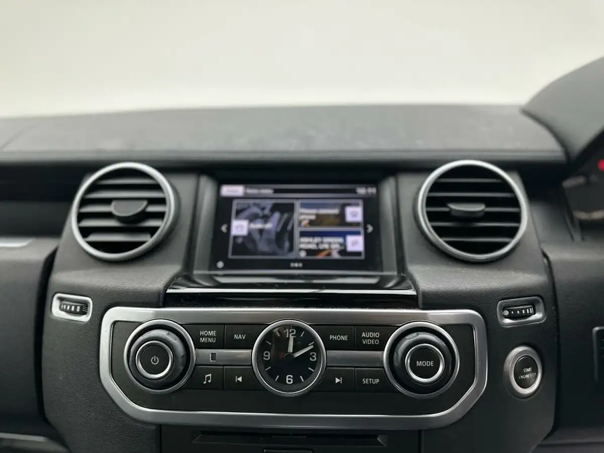 2016-land-rover-discovery-4-30-sd-v6-hse-big-31