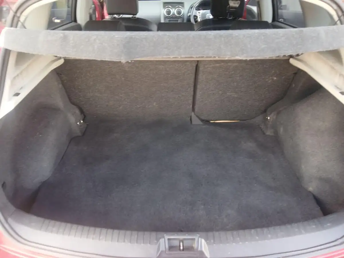 2013-nissan-qashqai-15td-360-big-12