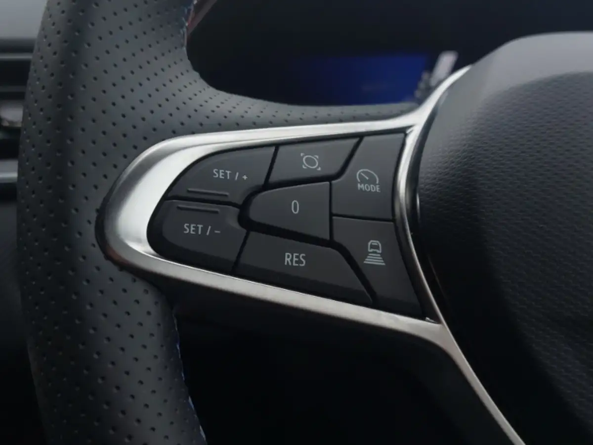 2024-renault-clio-16-esprit-alpine-big-18