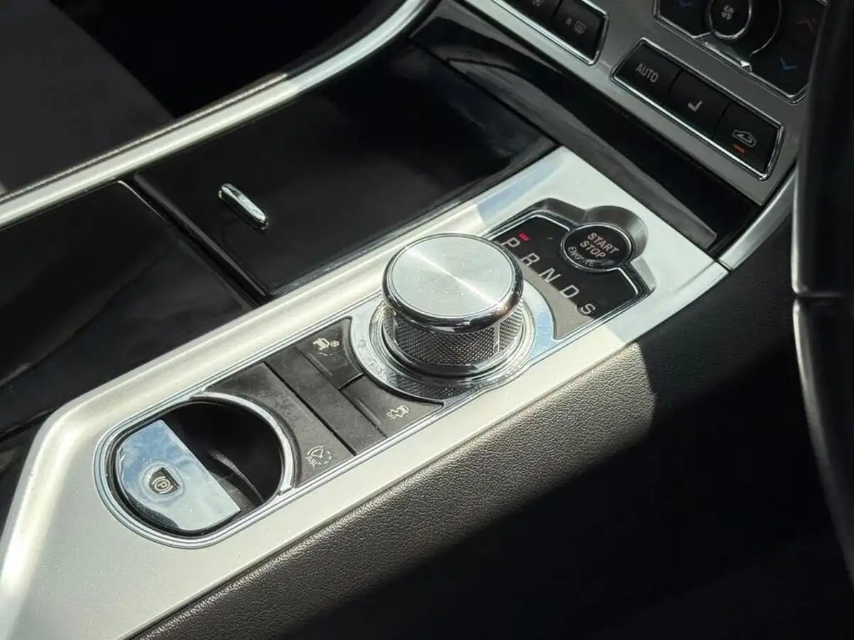 2013-jaguar-xf-22td-200ps-ss-sportbrake-5d-auto-big-19
