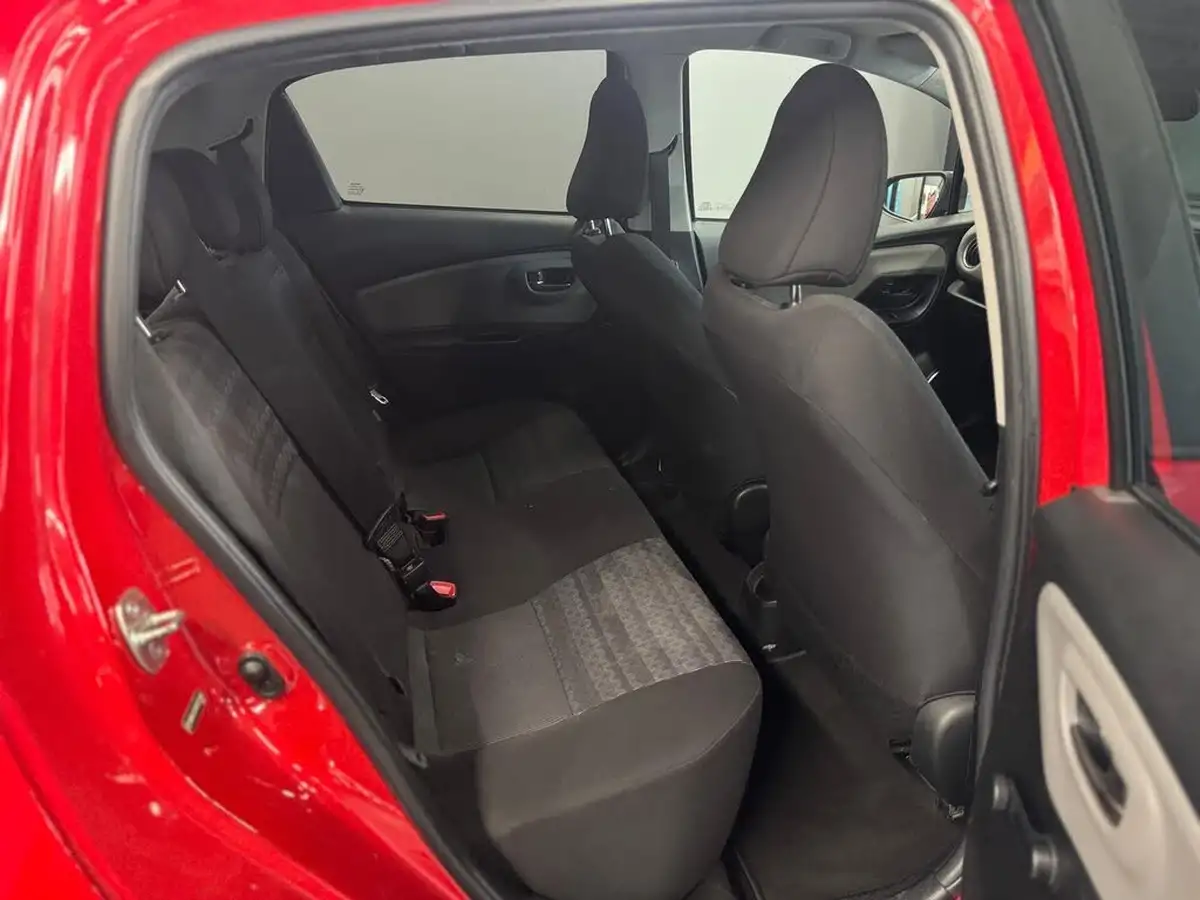 2016-toyota-yaris-10-vvt-i-icon-tss-5d-big-12