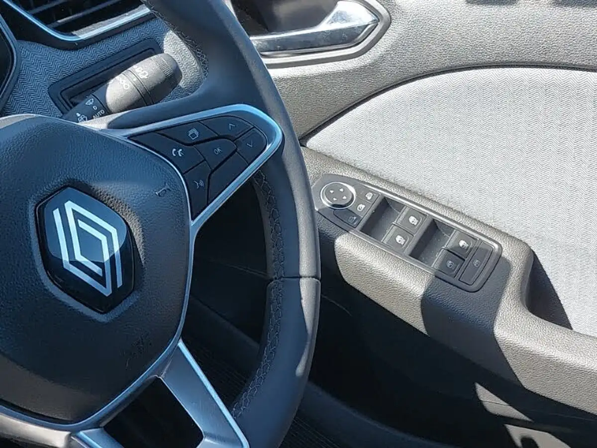 2024-renault-clio-16-techno-big-9
